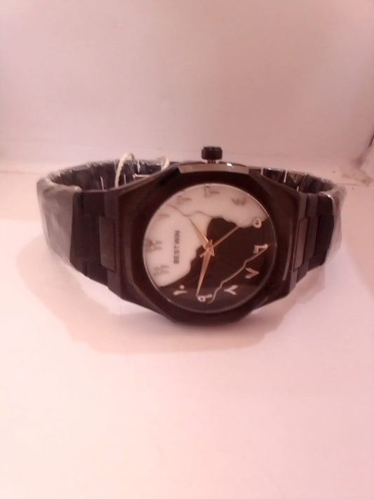Bestwin Black Luxury Wristwatch – Arabic Numerals &amp; Artistic Dial Design